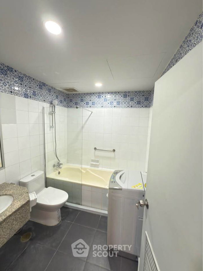 picture 3-BR Condo at Wittayu Complex near BTS Phloen Chit (ID 2939716) - 8/8
