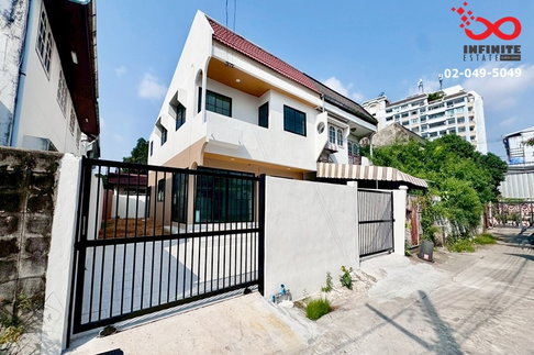 ขายบ้านแฝด 2 ชั้น หมู่บ้านถาวรนิเวศน์ 2 ซอยบางนา-ตราด12 ใกล้ทางด่วน 