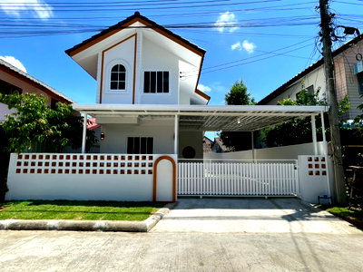 Houses for sale Hang Dong Chiang Mai :  Two-story detached house for sale: 2 bedrooms, 2 bathrooms, 1 kitchen, 1 parking space.   #CHD101817
