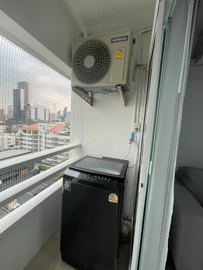 picture Condo for RENT : Thonglo Tower   𝐒𝐢𝐳𝐞 : 49 sqm.  𝐓𝐲𝐩𝐞 : 2 Bed 1 Bath / Unblocked view / Balcony  𝐅𝐥𝐨𝐨𝐫 : 11th  Building :  A   - 13/15