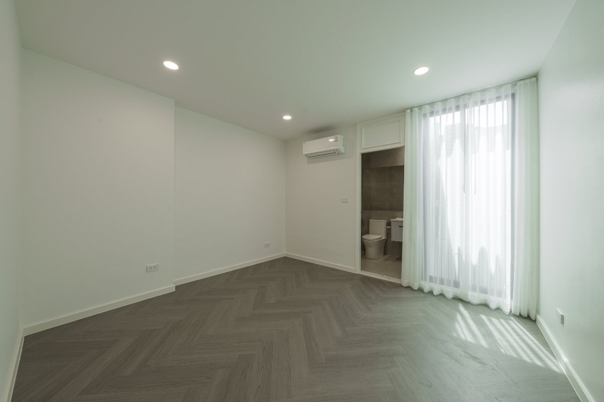 รูป ขายทาวน์เฮ้าส์ 2 ชั้น รีโนเวทใหม่ทั้งหลัง สไตล์ Modern French Classic  ซอยปรีดีพนมยงค์ 42 ใกล้เอกมัย–ทองหล่อ - รูปที่ 12/21