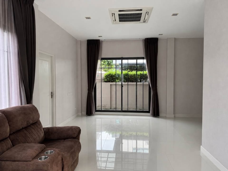 รูป ให้เช่า บ้านเดี่ยวหรู Boulevard Sathorn–Pinklao 2 บ้านแปลงมุม “หน้าสวน” บรรยากาศดีมาก  - รูปที่ 5/24