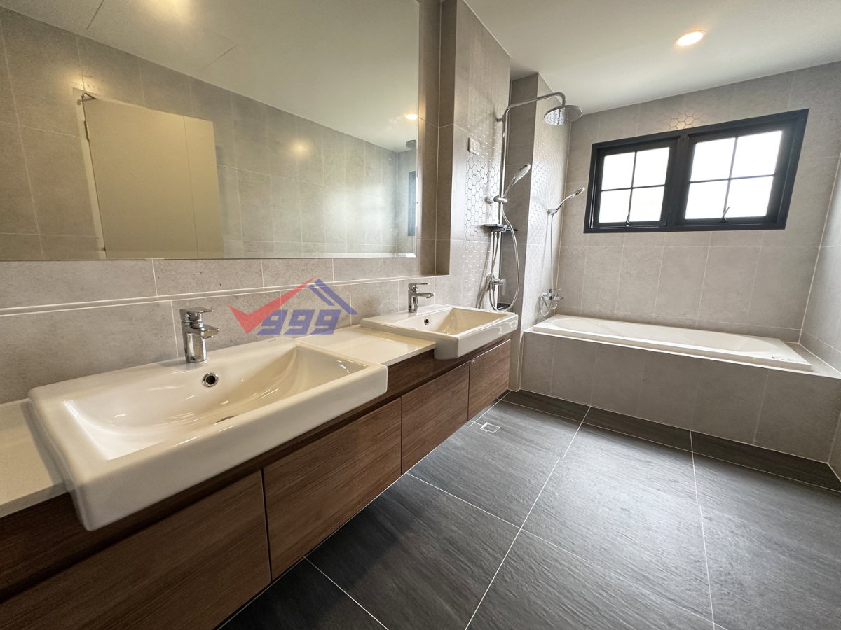 picture 🏡 House for Rent: 4 Bedrooms at Centro Bangna REF. 062HRB - 21/23