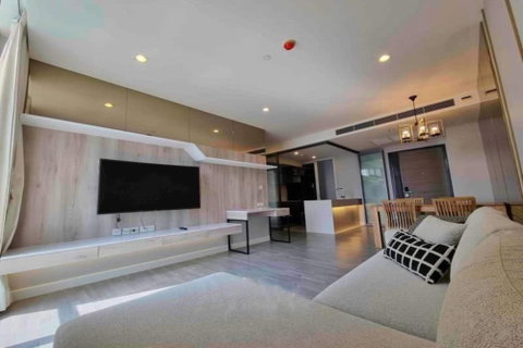 🔥 Sale with tenant !! The Room Sathorn - TanonPun, 2 bedroom, 2 bathroom, high floor 22++, modern style !! Code C20230600142 furnished, Special Deal!