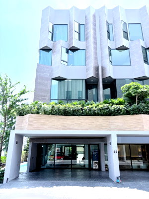ทาวน์โฮม อิมพีเรียล เวิลด์ สำโรง :  บ้านหรู Private เพียง 16 ยูนิต ใจกลางสุขุมวิท  The Park Lane 15 (สุขุมวิท–แบริ่ง)
