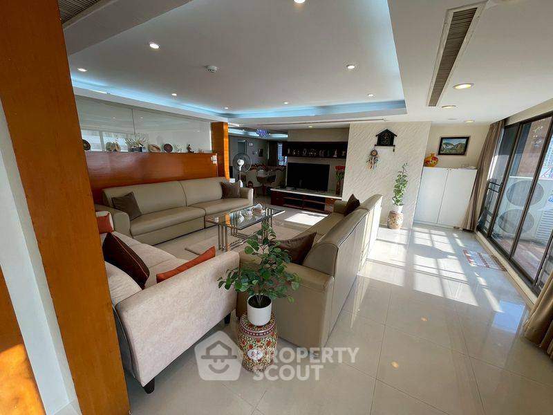 picture 3-BR Condo at Liberty Park Condominium near MRT Sukhumvit (ID 2783064) - 2/16