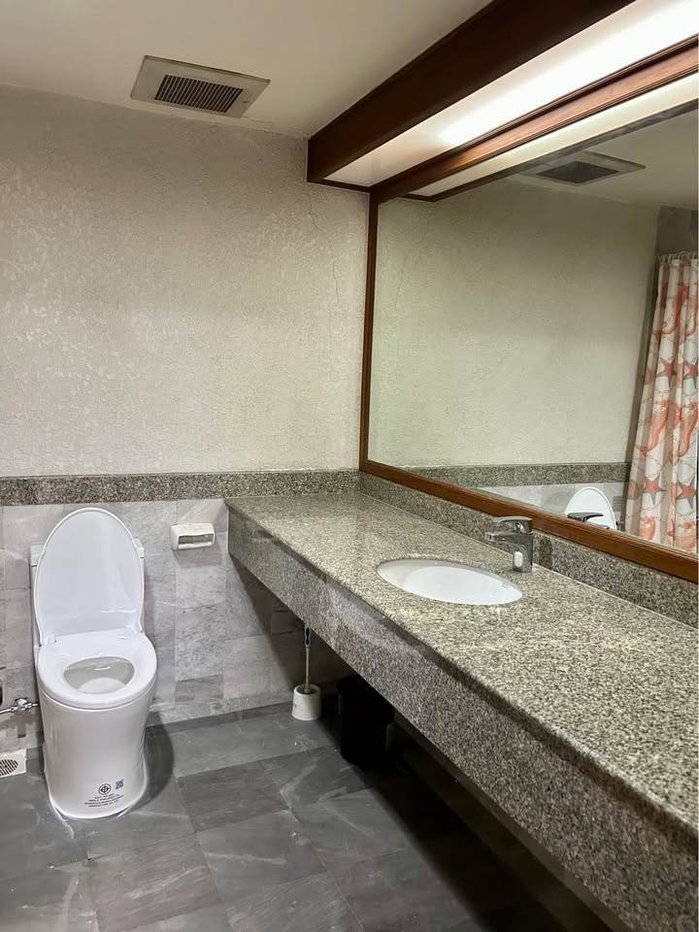 รูป LTHC15592 – Luxury Condo for Rent Asoke | High Floor Spacious Residence | Near BTS Asoke | 52,000 THB | คอนโดหรูให้เช่า อโศก ห้องกว้าง ชั้นสูง ใกล้ BTS อโศก - รูปที่ 4/6