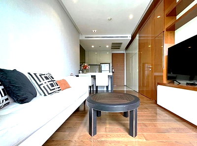 Condos for rent : Condo for rent at The Address Sukhumvit 28 near BTS Phrom Phong, with Jacuzzi bathtub (Rt-01)