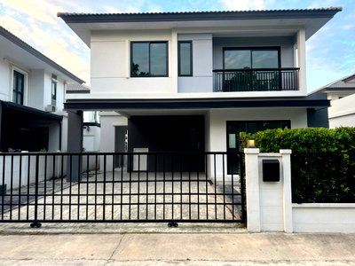เช่าบ้านเดี่ยว รพ.รวมชัยประชารักษ์ : ให้เช่า บ้านเดี่ยว บริทาเนีย บางนา สุวรรณภูมิ กม.26 4 ห้องนอน 3 ห้องน้ำ 160 ตร.ม คุณบี โทร 064-146-6445 (280AGBE)