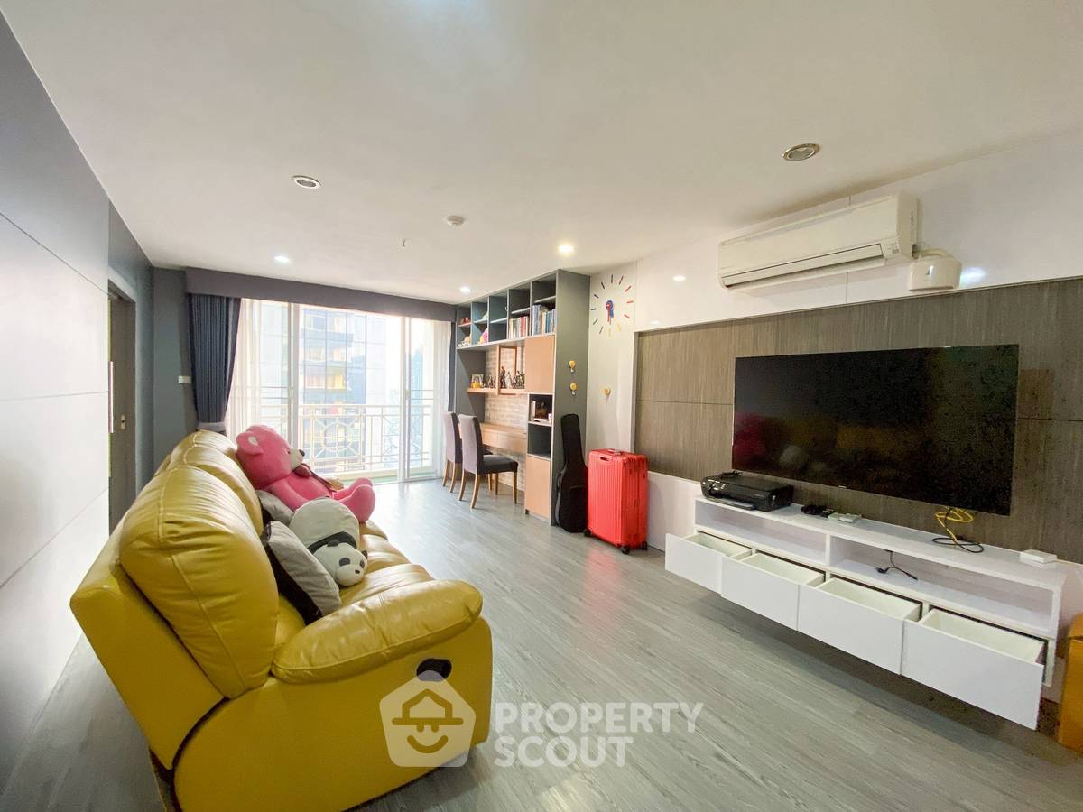 picture 2-BR Condo at Asoke Place near MRT Sukhumvit (ID 2942126) - 9/16