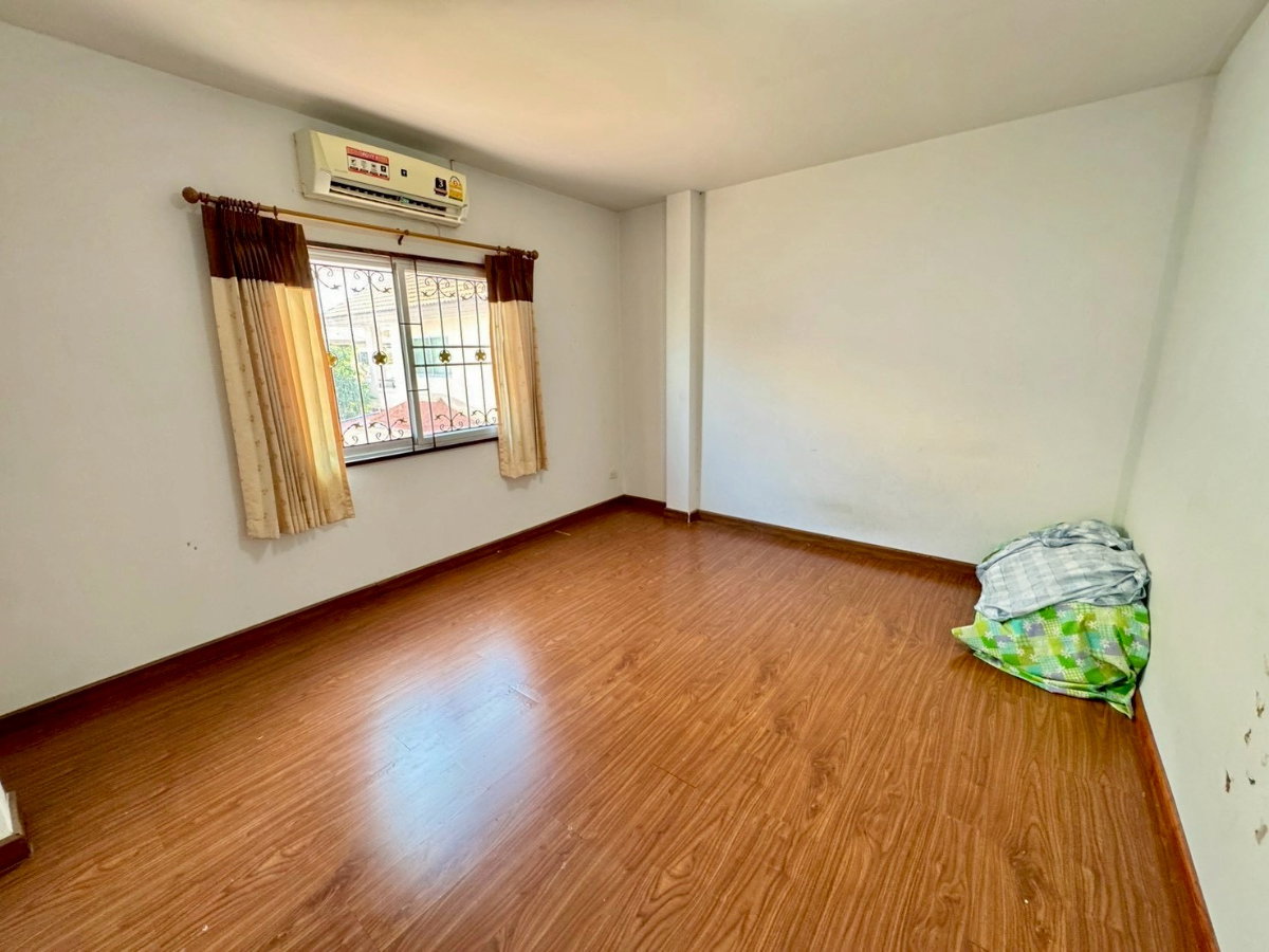 รูป ขายบ้านเดี่ยว 4 ห้องนอน 4 จอดรถ ที่ดิน 81.4 ตร.ว. แปลงริม หมู่บ้านออคิดวิลล่า บางนา-ตราด กม.23 หน้าบ้านทิศเหนือ - รูปที่ 15/30
