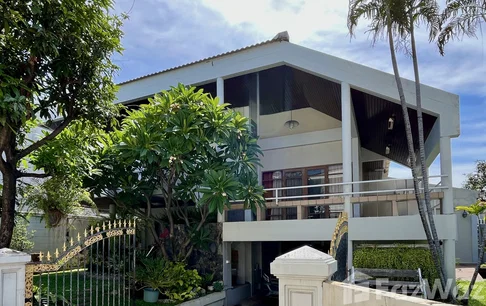 4 Bedroom House for sale in Bang Bamru, Bangkok 6383178