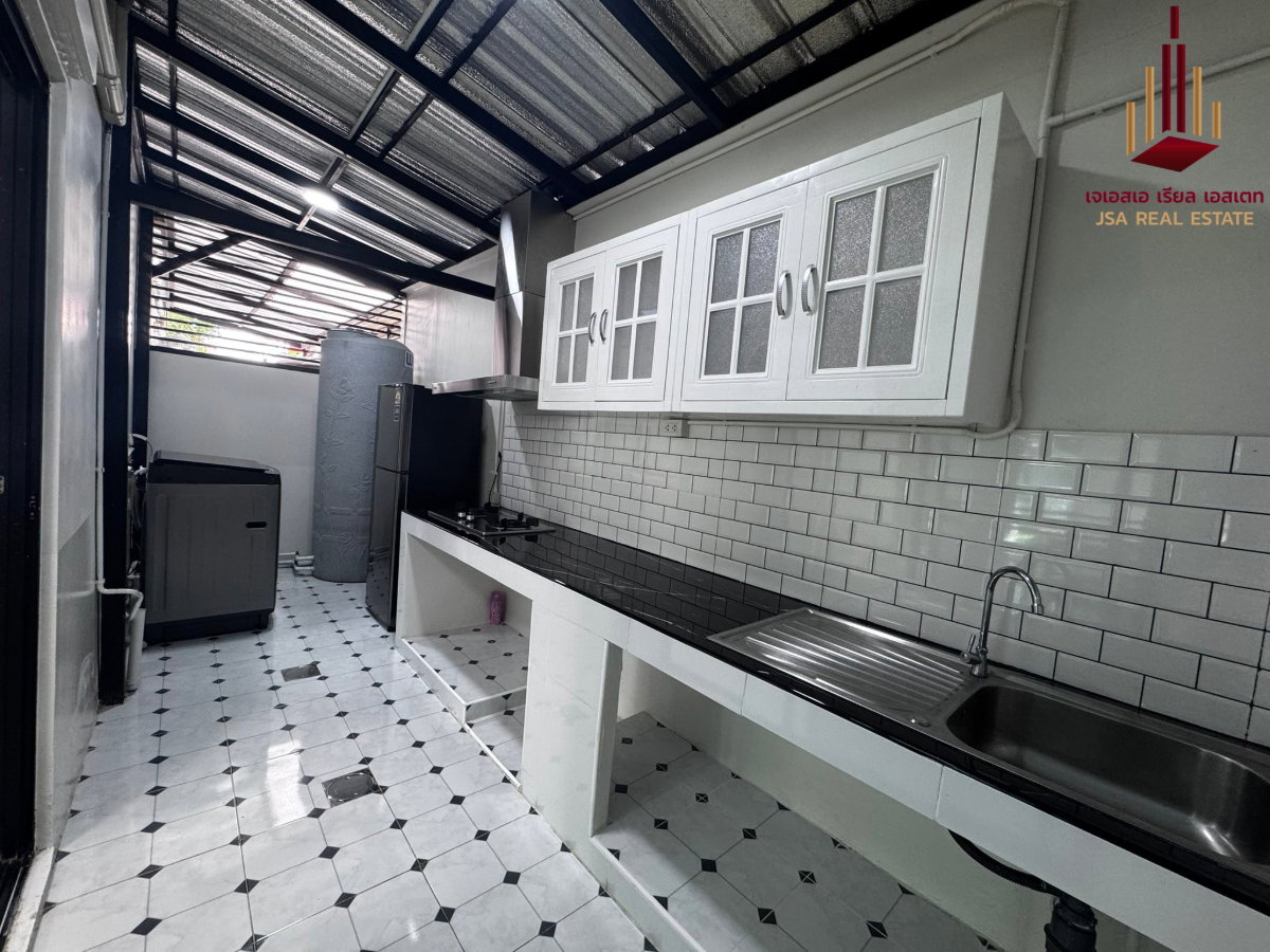 picture ✨ For Rent: The Connect Pattanakarn 38 ✨   💰 Only 26,000 THB/month - 7/9