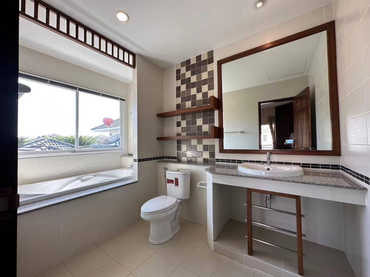 รูป 🌟 ขายบ้านเดี่ยวสุดหรู “ลากูน่าโฮม เฟส 10” บ้านสวย ฟังก์ชันครบ ทำเลดี เหมาะกับการใช้ชีวิตของครอบครัว 💖 - รูปที่ 18/33