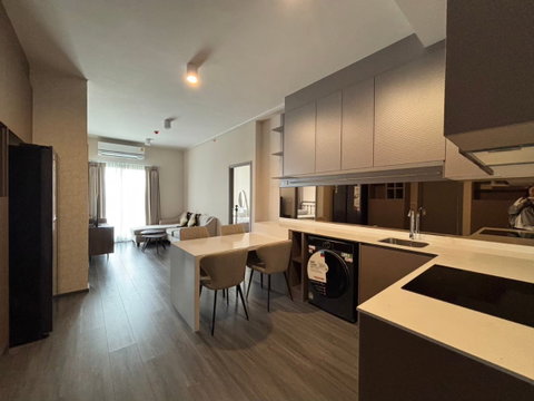 For Rent: Ideo Sukhumvit-Rama 4 nice decor unit with pool view Near BTS