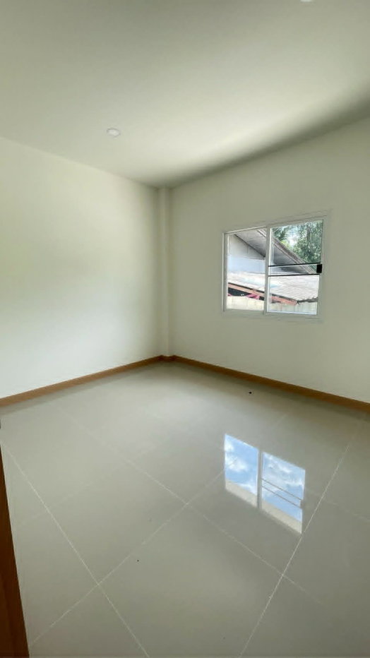 picture Newly built, first-hand house with a modern design. Convenient transportation. #CSS101894 - 7/12