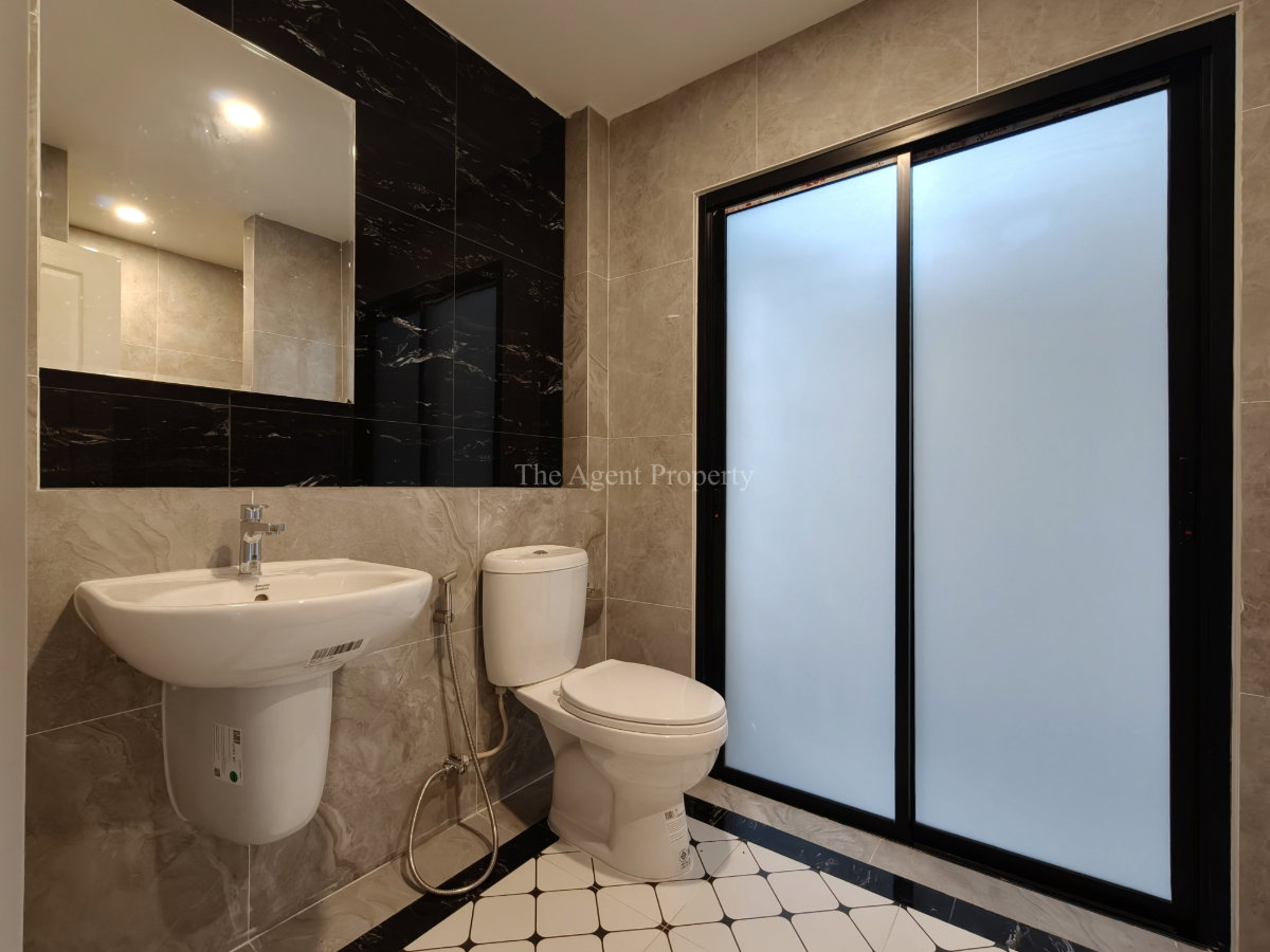 รูป ขายบ้านเดี่ยว รีโนเวทใหม่ทั้งหลัง หลังริม เพอร์เฟค เพลส รามคำแหง 164 เนื้อที่ 67.8 ตร.ว. 4 นอน 3 น้ำ ใกล้ The Paseo และสุวรรณภูมิ โปรฯ ลดทันที 1 ลบ. - รูปที่ 44/62