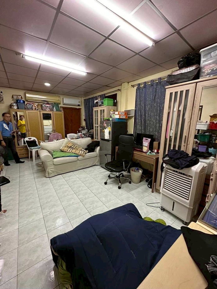 รูป LTH15587 – Land with House for Sale Sathorn | Spacious Property for Business or Residence | Near BTS Surasak | 35 MB | ที่ดินพร้อมบ้านขาย สาทร พื้นที่ขนาดใหญ่ เหมาะทำธุรกิจ ใกล้ BTS สุรศักดิ์ - รูปที่ 9/13