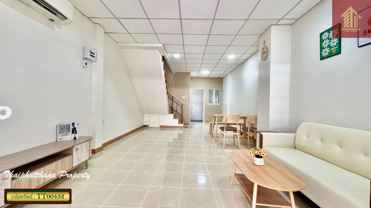 รูป หมู่บ้านชายคลอง เทพารักษ์ กม.25 ซอยคิงคอง ทาวน์เฮ้าส์รีโนเวทใหม่ ตกแต่งพร้อมอยู่ - รูปที่ 4/12