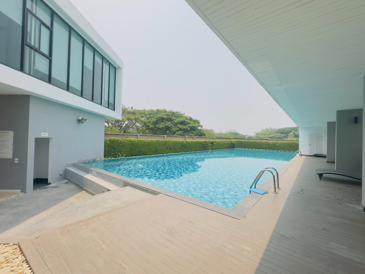 รูป บ้านในโครงการ พร้อมคลับเฮ้าส์และสระว่ายน้ำในโครงการ และระบบรักษาความปลอดภัยดีเยี่ยมตลอด 24 ชั่วโมง   #ADK-H0451 - รูปที่ 22/23