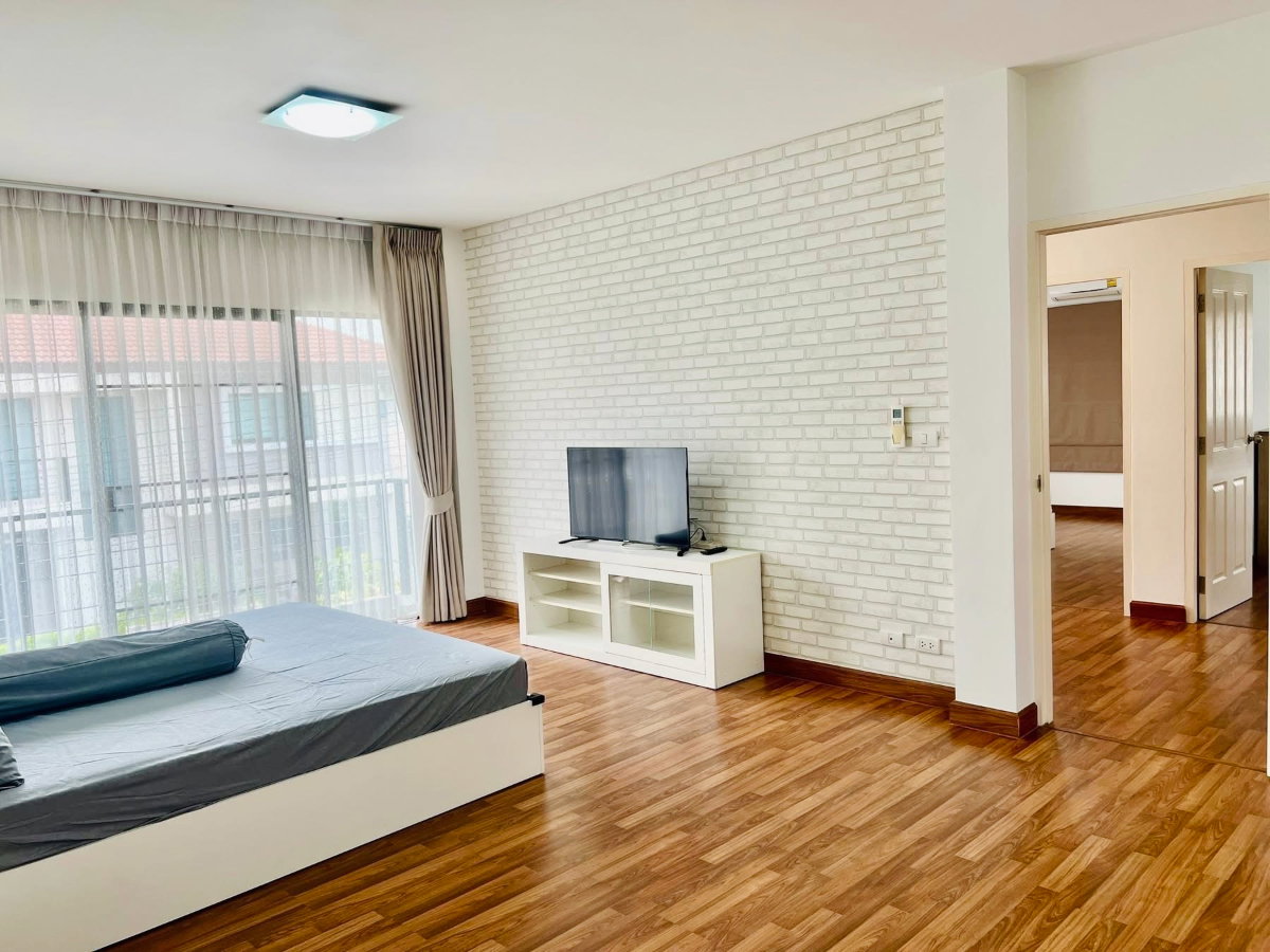 รูป บ้านในโครงการ พร้อมคลับเฮ้าส์และสระว่ายน้ำในโครงการ และระบบรักษาความปลอดภัยดีเยี่ยมตลอด 24 ชั่วโมง   #ADK-H0451 - รูปที่ 10/23