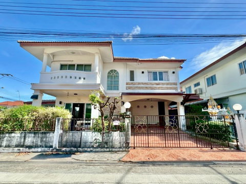 ขายบ้านเดี่ยว 4 ห้องนอน 4 จอดรถ ที่ดิน 81.4 ตร.ว. แปลงริม หมู่บ้านออคิดวิลล่า บางนา-ตราด กม.23 หน้าบ้านทิศเหนือ