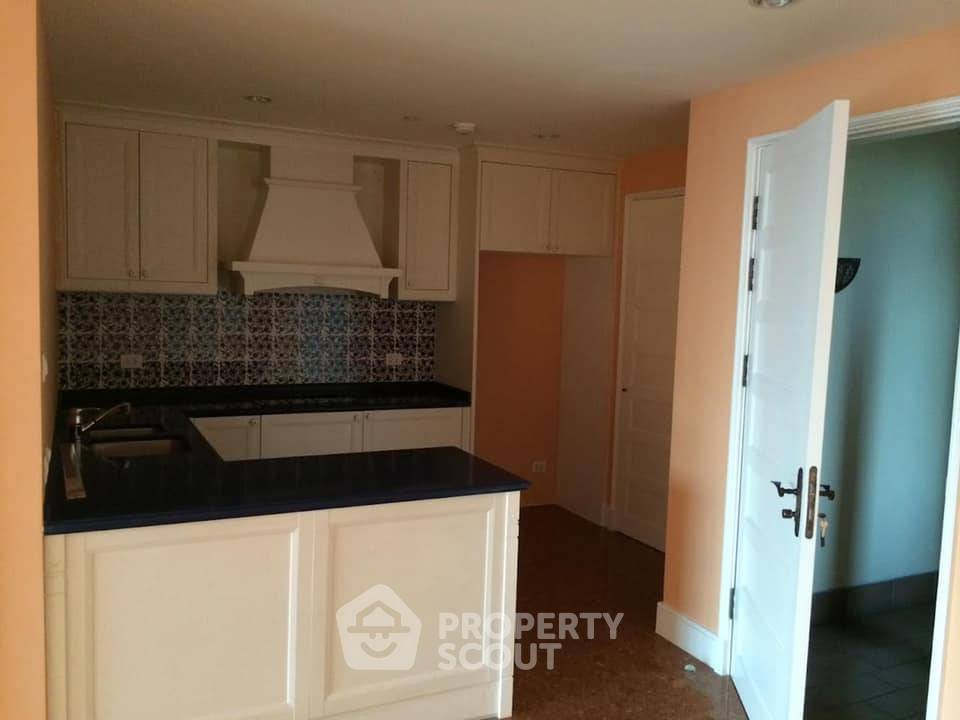 picture 3-BR Condo at Aguston Sukhumvit 22 near MRT Queen Sirikit National Convention Centre (ID 654352) - 9/9