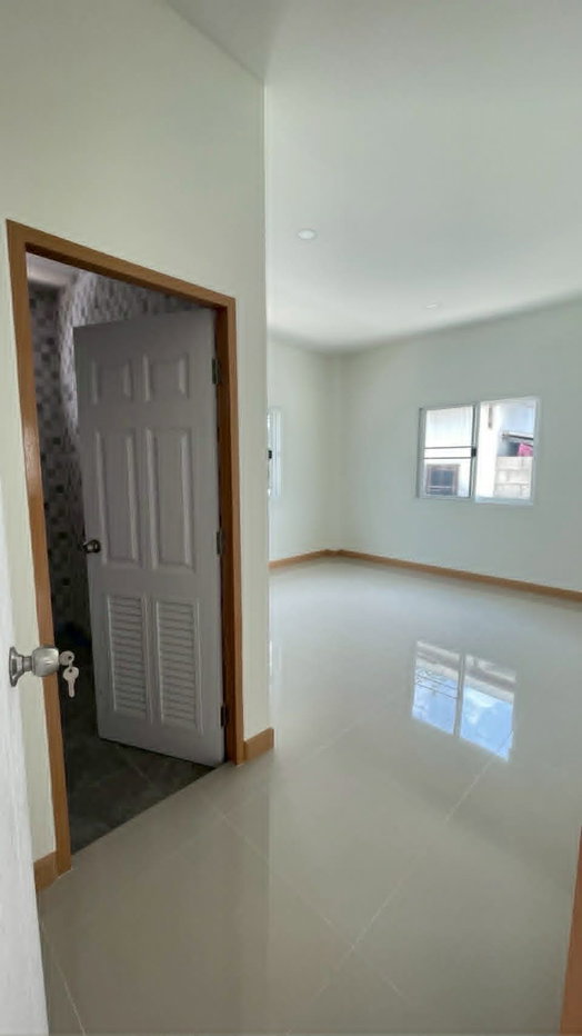 picture Newly built, first-hand house with a modern design. Convenient transportation. #CSS101894 - 4/12