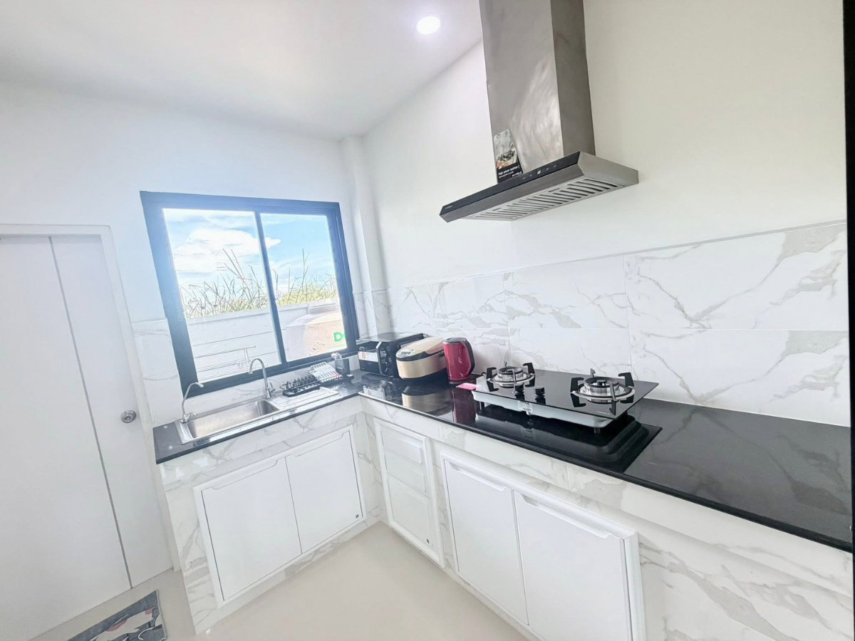 รูป 🏡 ขาย / เช่า บ้านเช่า โครงการ Tanaphol Property 4 ห้องนอน 3 ห้องน้ำ พร้อมอยู่ เฟอร์นิเจอร์ครบ ลากกระเป๋าเข้าอยู่ได้เลย ใกล้ Mega Bangna - รูปที่ 8/20