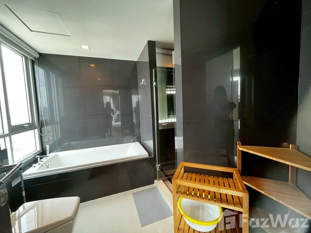 picture Rhythm Sathorn 6383099 - 12/14