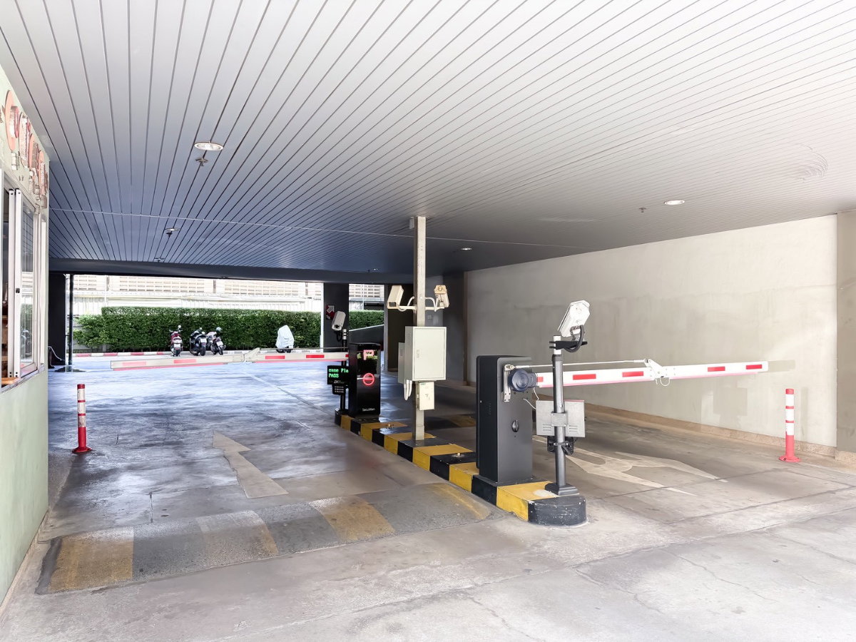 picture For sale :Lumpini Condotown Ramintra -Navamin     - 20/20