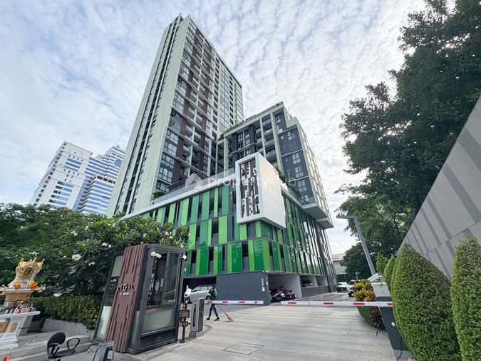 Regal Sathon - Naradhiwas