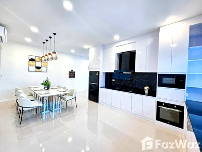 Houses for sale Bang Lamung Chonburi : Payment plan available! Pool villa with big garden for sale 2013989