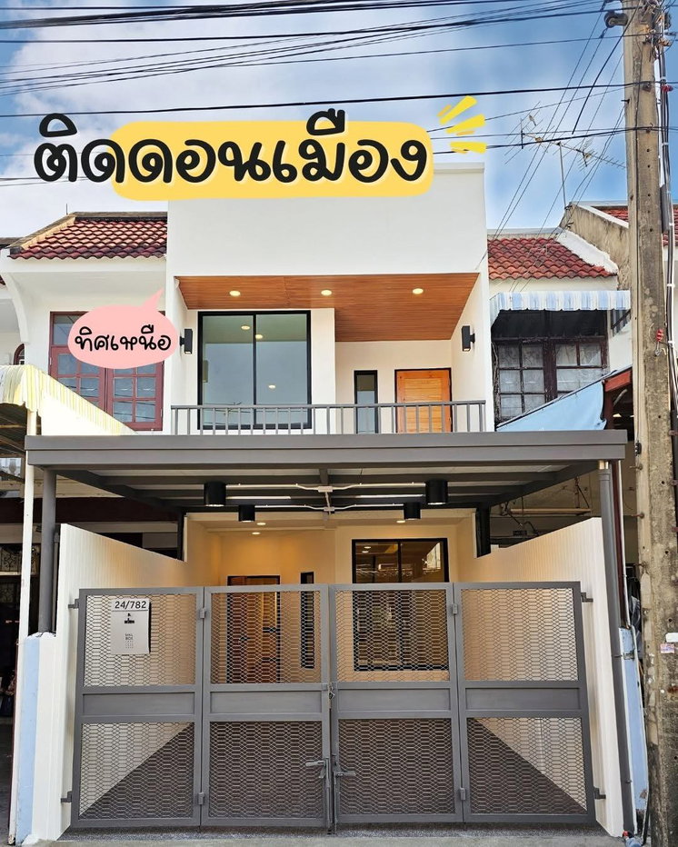 รูป 🔥 Rare Item โครงการหมู่บ้านอยู่เจริญ ดอนเมือง ติดถนนวิภาวดีรังสิต 37 2 ห้องนอน 2 ห้องน้ำบ้านรีโนเวทใหม่ พร้อมอยู่ 2 หลังสุดท้าย! - รูปที่ 2/20