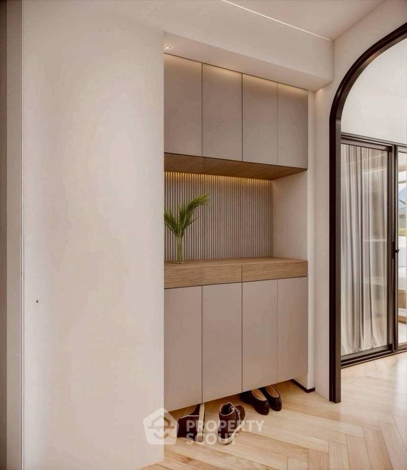 picture 2-BR Condo at Thaweephol Tower in Chang Phueak (ID 2942220) - 1/8