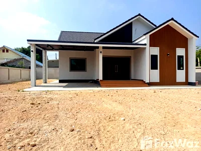 Houses for sale Bang Lamung Chonburi : 3 Bedroom House for sale in Takhian Tia, Chon Buri  6239149