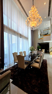 Condos for rent : Spacious Luxury Residence for Rent at Q1 Sukhumvit | 355 Sq.m. | BTS Nana