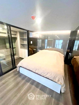 Condos for rent : 1-BR Condo at Knightsbridge Space Ratchayothin near BTS Ratchayothin (ID 2938130)