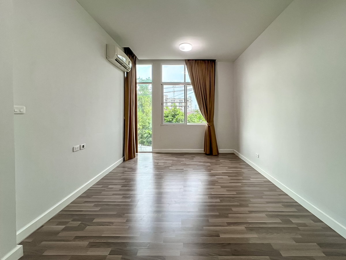 รูป 🏡 ขายทาวน์โฮม 3 ชั้น “ซิกเนเจอร์ รามอินทรา 109” 💸 ราคาเพียง 3.35 ล้านบาท - รูปที่ 18/22