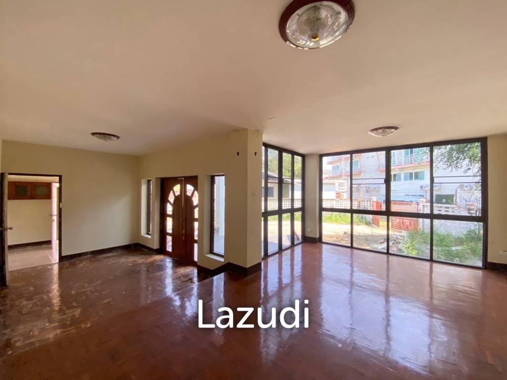 รูป ขายบ้าน 2 ชั้น 1 ห้องนอน ทำเลดีใกล้สนามบินเชียงใหม่ - รูปที่ 2/10