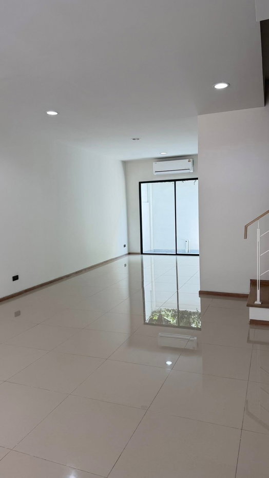 รูป 🏡 ให้เช่าทาวน์โฮม 3 ชั้น โครงการ The Vision Nawamin 5 ห้องนอน 4 ห้องน้ำ บ้านสวย พร้อมอยู่ เหมาะสำหรับอยู่อาศัยหรือทำ Home Office - รูปที่ 2/14