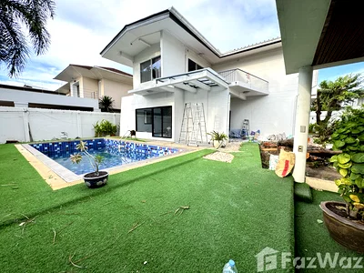 Houses for rent DONKI Mall Thonglor   : 3 Bedroom House for rent in Phra Khanong Nuea, Bangkok  6263134