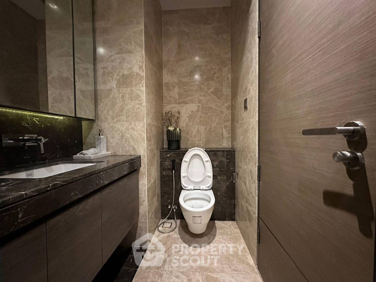 picture 2-BR Condo at 28 Chidlom near BTS Chit Lom (ID 1707817) - 9/12