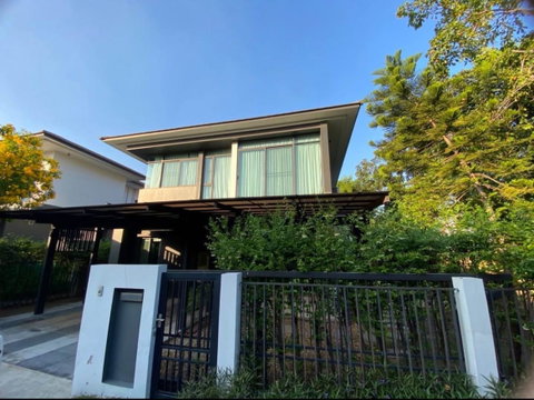 ðĄ HM220 | For Rent: Newly Renovated Corner House at Setthasiri Krungthep Kreetha | Near Int'l Schools!