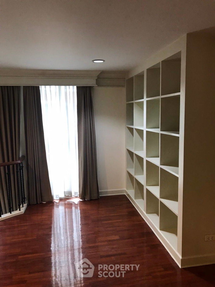 รูป ทาวน์เฮ้าส์ 4-ห้องนอน ที่ บ้านกลางกรุงทองหล่อ (บริทิช ทาวน์ ทองหล่อ) ใกล้ BTS ทองหล่อ (ID 2942321) - รูปที่ 17/46