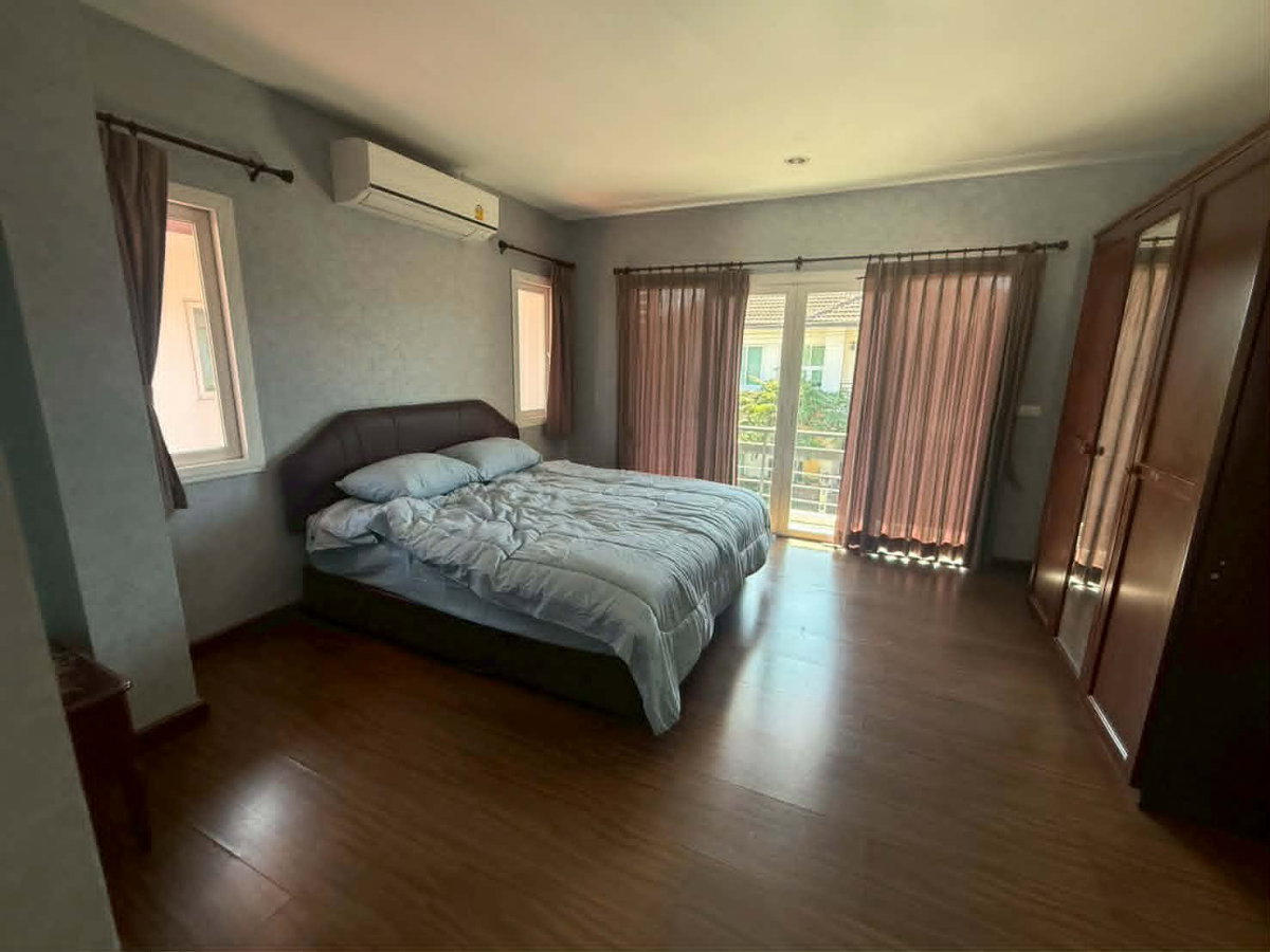 รูป บ้านในโครงการพร้อมคลับเฮ้าส์สระว่ายน้ำ ย่านเศรษฐกิจหลักของพื้นที่   #A6-H0472 - รูปที่ 6/18