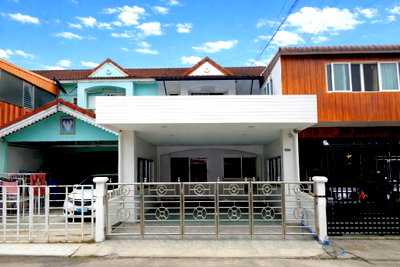 ทาวน์โฮม โรงเรียนนวมินทราชินูทิศ สตรีวิทยา 2 : 🚩 ขาย ทาวน์เฮ้าส์ รีโนเวท หลังใหญ่ 25.6 + 30 ตารางวา หมู่บ้าน เคซี รามอินทรา 1 ซอยหทัยราษฎร์ 39