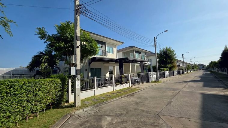 4-bed house for sale, 54 sq wah, Centro Rama 9 - Motorway 2