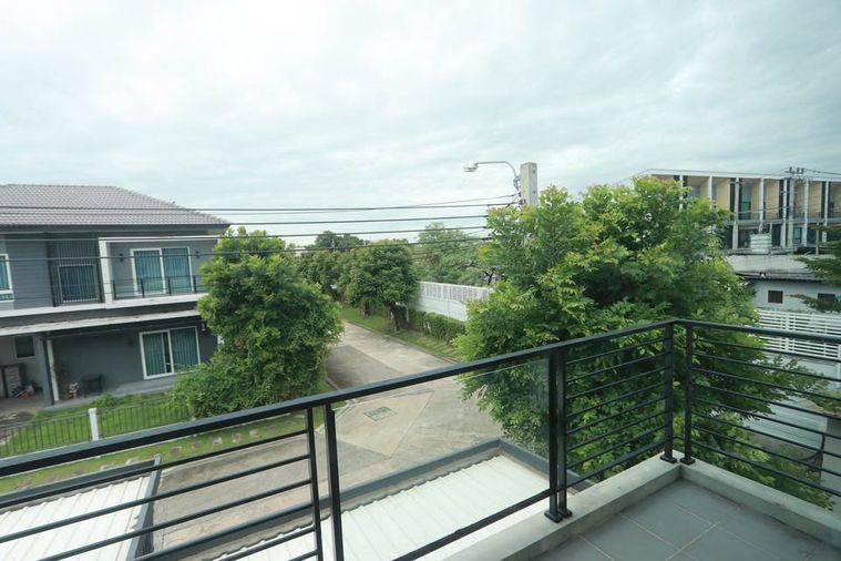 4-bed house for sale, 54 sq wah, Centro Rama 9 - Motorway 2