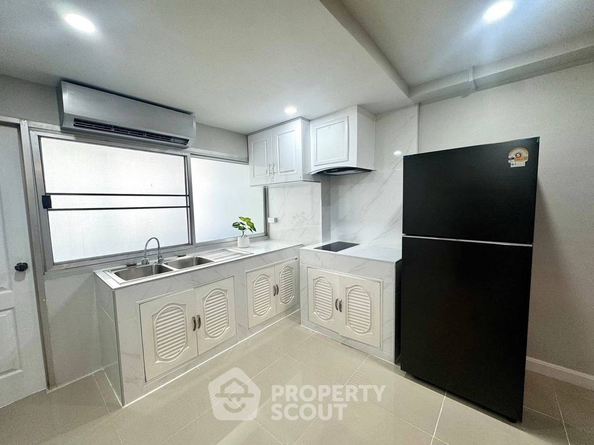 picture 2-BR Condo at Siam Condominium near MRT Phra Ram 9 (ID 2938256) - 3/6